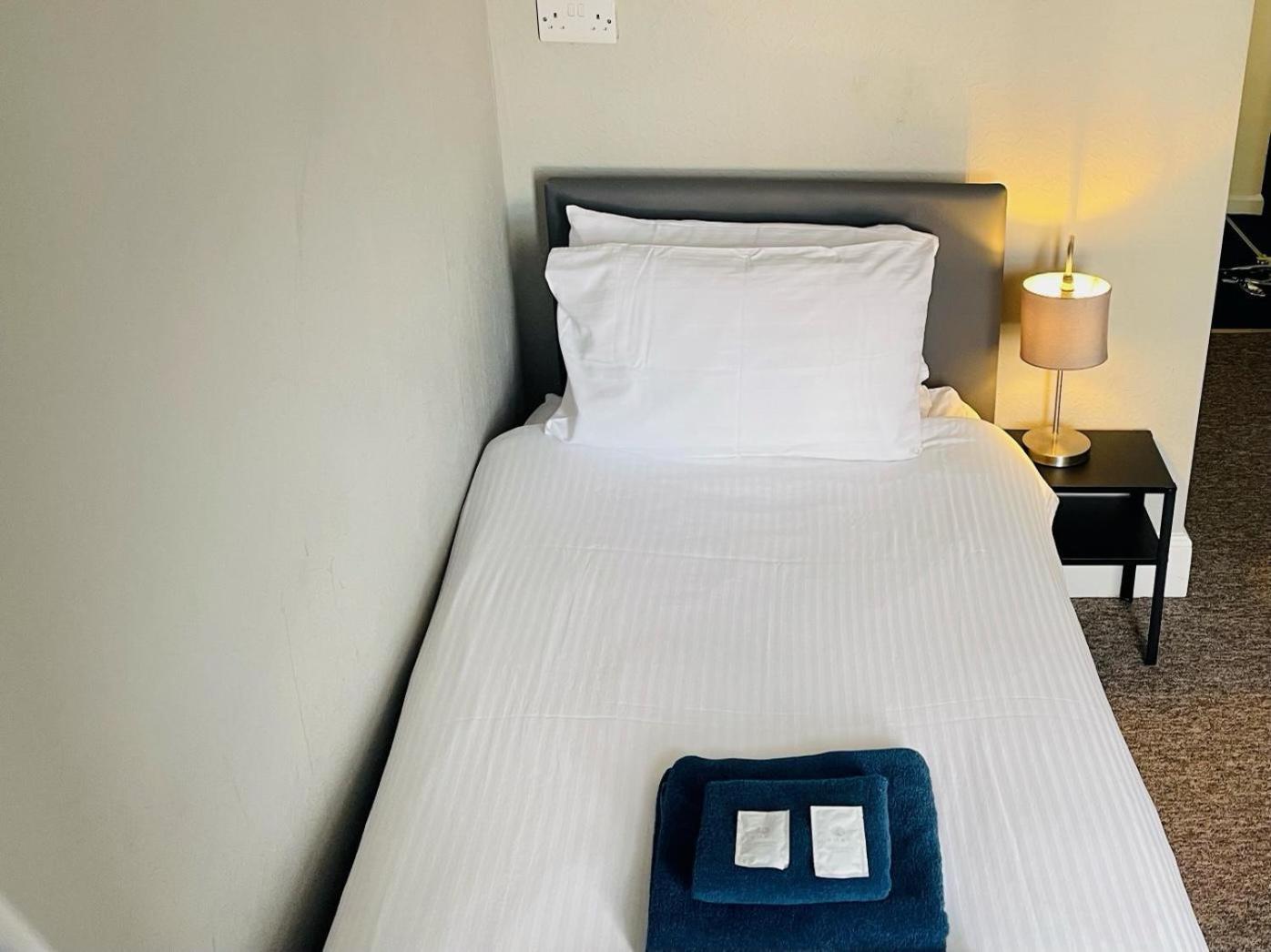 Royal Ashton Townhouse - Taunton Hotel Quarto foto